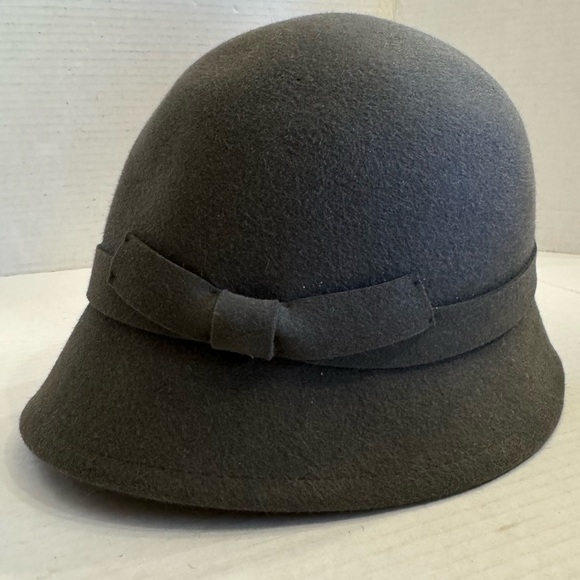 Vintage Philip Treacy London 100% Angora Crusha Cloche Gray Hat NEW Luxury main image 14
